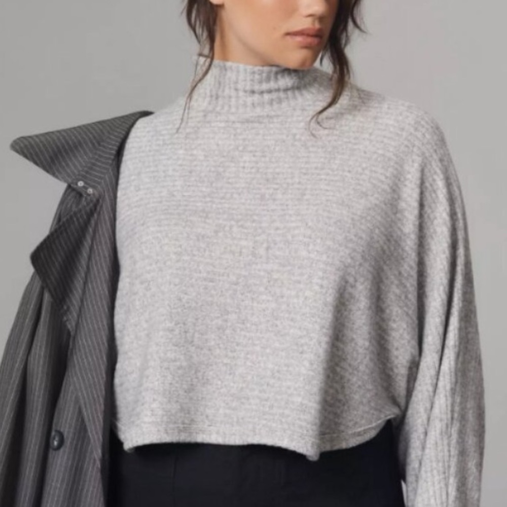 PILCRO • EUC Ribbed Mock Neck Bat Wing Balloon Sleeve Sweater